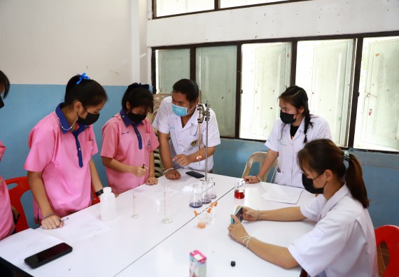 ภาพกิจกรรม  คณะวิทยาศาสตร์และเทคโนโลยี จัดค่ายวิทยาศาสตร์สัญจรโรงเรียนวังตะเคียนประชานุสรณ์