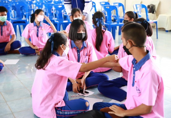 ภาพกิจกรรม  คณะวิทยาศาสตร์และเทคโนโลยี จัดค่ายวิทยาศาสตร์สัญจรโรงเรียนวังตะเคียนประชานุสรณ์