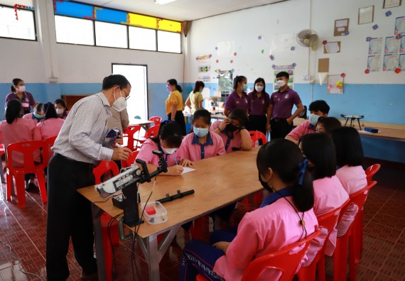 ภาพกิจกรรม  คณะวิทยาศาสตร์และเทคโนโลยี จัดค่ายวิทยาศาสตร์สัญจรโรงเรียนวังตะเคียนประชานุสรณ์