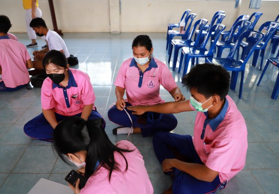 ภาพกิจกรรม  คณะวิทยาศาสตร์และเทคโนโลยี จัดค่ายวิทยาศาสตร์สัญจรโรงเรียนวังตะเคียนประชานุสรณ์