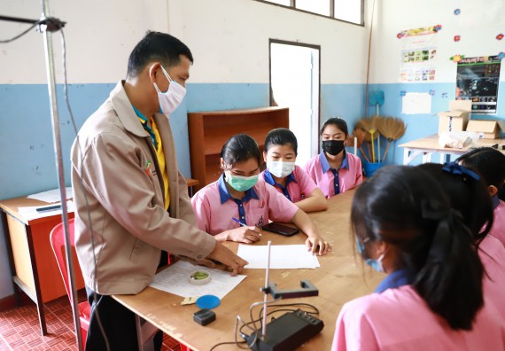 ภาพกิจกรรม  คณะวิทยาศาสตร์และเทคโนโลยี จัดค่ายวิทยาศาสตร์สัญจรโรงเรียนวังตะเคียนประชานุสรณ์