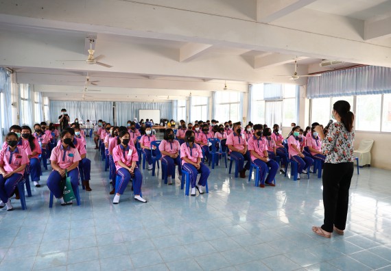 ภาพกิจกรรม  คณะวิทยาศาสตร์และเทคโนโลยี จัดค่ายวิทยาศาสตร์สัญจรโรงเรียนวังตะเคียนประชานุสรณ์