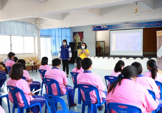 ภาพกิจกรรม  คณะวิทยาศาสตร์และเทคโนโลยี จัดค่ายวิทยาศาสตร์สัญจรโรงเรียนวังตะเคียนประชานุสรณ์