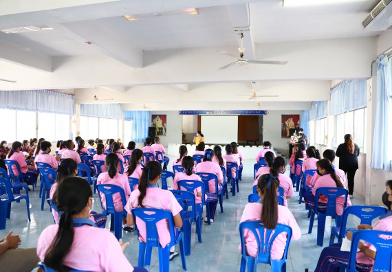 ภาพกิจกรรม  คณะวิทยาศาสตร์และเทคโนโลยี จัดค่ายวิทยาศาสตร์สัญจรโรงเรียนวังตะเคียนประชานุสรณ์