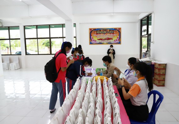 ภาพกิจกรรม  คณะวิทยาศาสตร์และเทคโนโลยี จัดค่ายวิทยาศาสตร์สัญจรโรงเรียนราษฎร์ปรีชาวิทยาคม