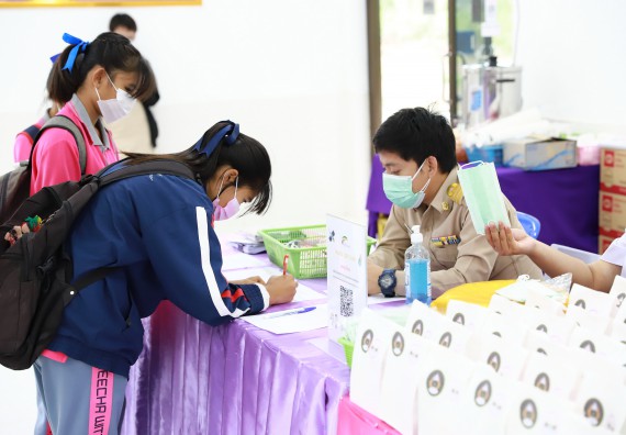 ภาพกิจกรรม  คณะวิทยาศาสตร์และเทคโนโลยี จัดค่ายวิทยาศาสตร์สัญจรโรงเรียนราษฎร์ปรีชาวิทยาคม