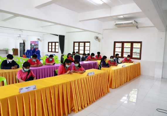 ภาพกิจกรรม  คณะวิทยาศาสตร์และเทคโนโลยี จัดค่ายวิทยาศาสตร์สัญจรโรงเรียนราษฎร์ปรีชาวิทยาคม