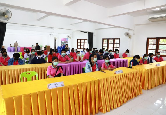 ภาพกิจกรรม  คณะวิทยาศาสตร์และเทคโนโลยี จัดค่ายวิทยาศาสตร์สัญจรโรงเรียนราษฎร์ปรีชาวิทยาคม