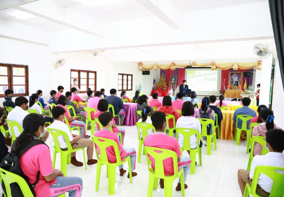 ภาพกิจกรรม  คณะวิทยาศาสตร์และเทคโนโลยี จัดค่ายวิทยาศาสตร์สัญจรโรงเรียนราษฎร์ปรีชาวิทยาคม