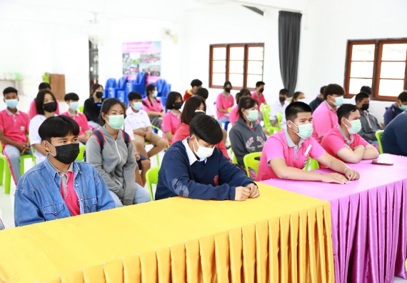 ภาพกิจกรรม  คณะวิทยาศาสตร์และเทคโนโลยี จัดค่ายวิทยาศาสตร์สัญจรโรงเรียนราษฎร์ปรีชาวิทยาคม