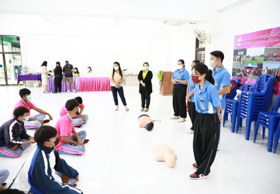 ภาพกิจกรรม  คณะวิทยาศาสตร์และเทคโนโลยี จัดค่ายวิทยาศาสตร์สัญจรโรงเรียนราษฎร์ปรีชาวิทยาคม