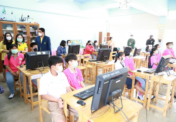 ภาพกิจกรรม  คณะวิทยาศาสตร์และเทคโนโลยี จัดค่ายวิทยาศาสตร์สัญจรโรงเรียนราษฎร์ปรีชาวิทยาคม