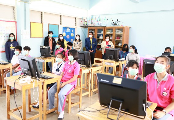 ภาพกิจกรรม  คณะวิทยาศาสตร์และเทคโนโลยี จัดค่ายวิทยาศาสตร์สัญจรโรงเรียนราษฎร์ปรีชาวิทยาคม