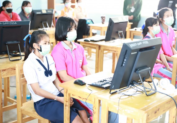 ภาพกิจกรรม  คณะวิทยาศาสตร์และเทคโนโลยี จัดค่ายวิทยาศาสตร์สัญจรโรงเรียนราษฎร์ปรีชาวิทยาคม