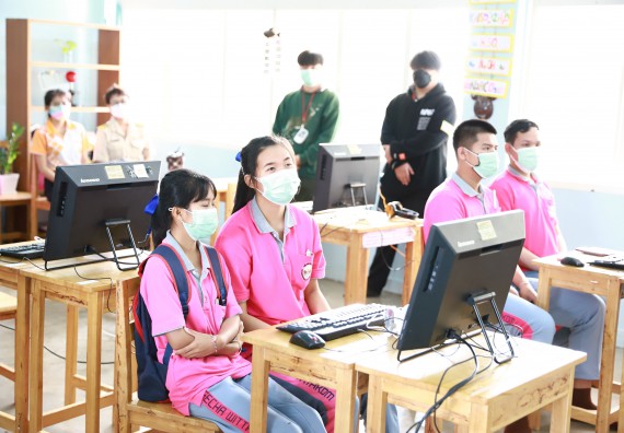 ภาพกิจกรรม  คณะวิทยาศาสตร์และเทคโนโลยี จัดค่ายวิทยาศาสตร์สัญจรโรงเรียนราษฎร์ปรีชาวิทยาคม