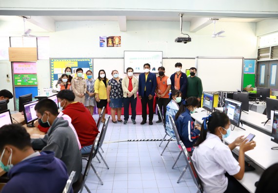 ภาพกิจกรรม  คณะวิทยาศาสตร์และเทคโนโลยี จัดค่ายวิทยาศาสตร์สัญจรโรงเรียนราษฎร์ปรีชาวิทยาคม