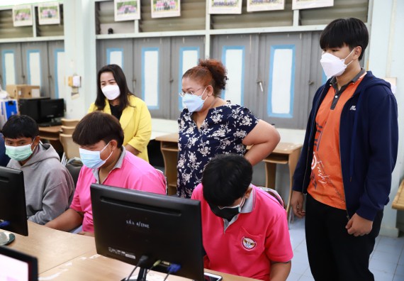 ภาพกิจกรรม  คณะวิทยาศาสตร์และเทคโนโลยี จัดค่ายวิทยาศาสตร์สัญจรโรงเรียนราษฎร์ปรีชาวิทยาคม