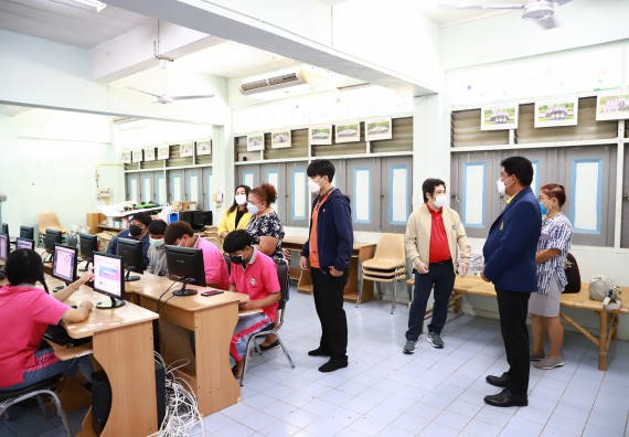 ภาพกิจกรรม  คณะวิทยาศาสตร์และเทคโนโลยี จัดค่ายวิทยาศาสตร์สัญจรโรงเรียนราษฎร์ปรีชาวิทยาคม