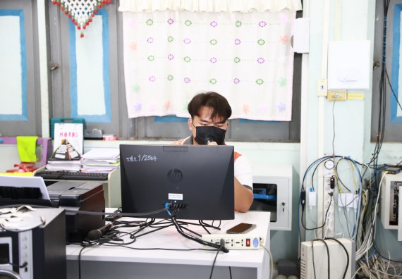 ภาพกิจกรรม  คณะวิทยาศาสตร์และเทคโนโลยี จัดค่ายวิทยาศาสตร์สัญจรโรงเรียนราษฎร์ปรีชาวิทยาคม