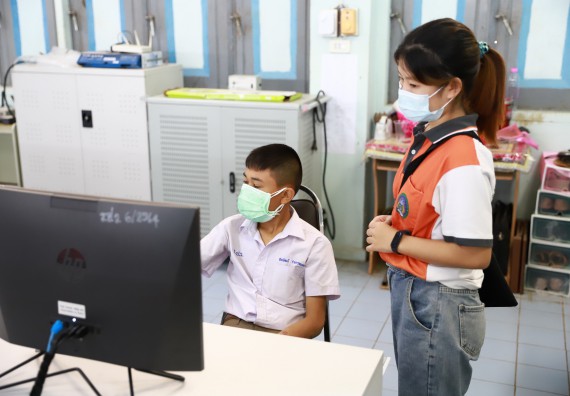 ภาพกิจกรรม  คณะวิทยาศาสตร์และเทคโนโลยี จัดค่ายวิทยาศาสตร์สัญจรโรงเรียนราษฎร์ปรีชาวิทยาคม