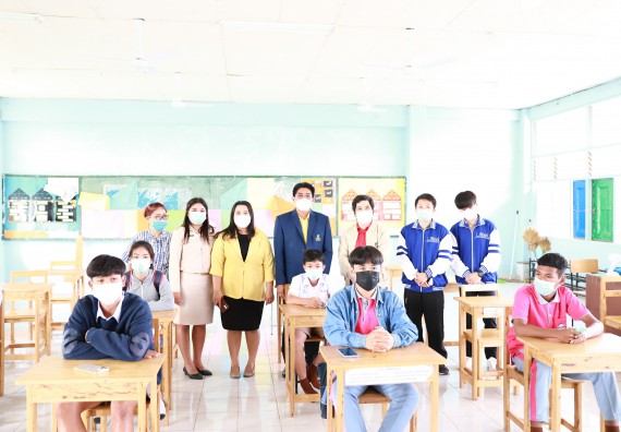 ภาพกิจกรรม  คณะวิทยาศาสตร์และเทคโนโลยี จัดค่ายวิทยาศาสตร์สัญจรโรงเรียนราษฎร์ปรีชาวิทยาคม