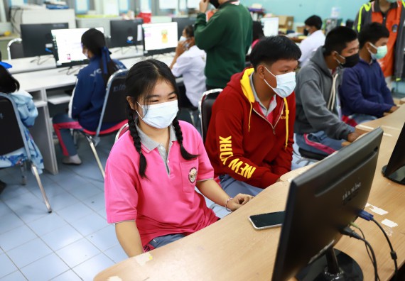 ภาพกิจกรรม  คณะวิทยาศาสตร์และเทคโนโลยี จัดค่ายวิทยาศาสตร์สัญจรโรงเรียนราษฎร์ปรีชาวิทยาคม