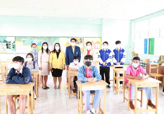 ภาพกิจกรรม  คณะวิทยาศาสตร์และเทคโนโลยี จัดค่ายวิทยาศาสตร์สัญจรโรงเรียนราษฎร์ปรีชาวิทยาคม