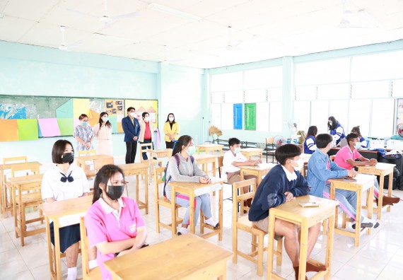 ภาพกิจกรรม  คณะวิทยาศาสตร์และเทคโนโลยี จัดค่ายวิทยาศาสตร์สัญจรโรงเรียนราษฎร์ปรีชาวิทยาคม