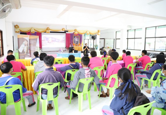ภาพกิจกรรม  คณะวิทยาศาสตร์และเทคโนโลยี จัดค่ายวิทยาศาสตร์สัญจรโรงเรียนราษฎร์ปรีชาวิทยาคม