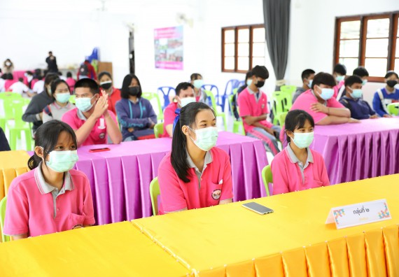 ภาพกิจกรรม  คณะวิทยาศาสตร์และเทคโนโลยี จัดค่ายวิทยาศาสตร์สัญจรโรงเรียนราษฎร์ปรีชาวิทยาคม