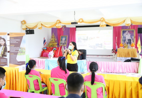 ภาพกิจกรรม  คณะวิทยาศาสตร์และเทคโนโลยี จัดค่ายวิทยาศาสตร์สัญจรโรงเรียนราษฎร์ปรีชาวิทยาคม