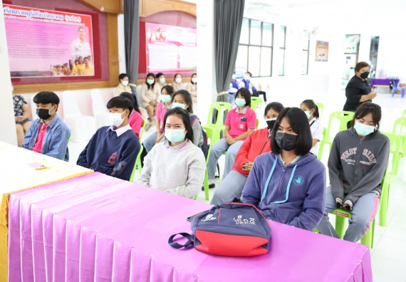 ภาพกิจกรรม  คณะวิทยาศาสตร์และเทคโนโลยี จัดค่ายวิทยาศาสตร์สัญจรโรงเรียนราษฎร์ปรีชาวิทยาคม