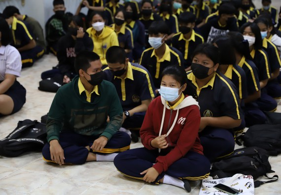 ภาพกิจกรรม  คณะวิทยาศาสตร์และเทคโนโลยี จัดค่ายวิทยาศาสตร์สัญจรโรงเรียนเรืองวิทย์พิทยาคม