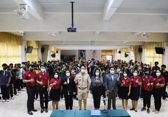 ภาพกิจกรรม  คณะวิทยาศาสตร์และเทคโนโลยี จัดค่ายวิทยาศาสตร์สัญจรโรงเรียนเรืองวิทย์พิทยาคม