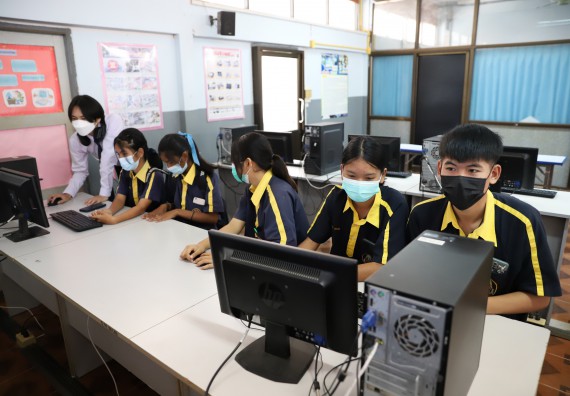 ภาพกิจกรรม  คณะวิทยาศาสตร์และเทคโนโลยี จัดค่ายวิทยาศาสตร์สัญจรโรงเรียนเรืองวิทย์พิทยาคม