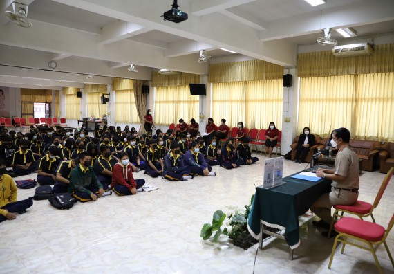 ภาพกิจกรรม  คณะวิทยาศาสตร์และเทคโนโลยี จัดค่ายวิทยาศาสตร์สัญจรโรงเรียนเรืองวิทย์พิทยาคม