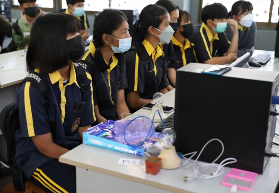 ภาพกิจกรรม  คณะวิทยาศาสตร์และเทคโนโลยี จัดค่ายวิทยาศาสตร์สัญจรโรงเรียนเรืองวิทย์พิทยาคม