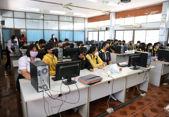 ภาพกิจกรรม  คณะวิทยาศาสตร์และเทคโนโลยี จัดค่ายวิทยาศาสตร์สัญจรโรงเรียนเรืองวิทย์พิทยาคม