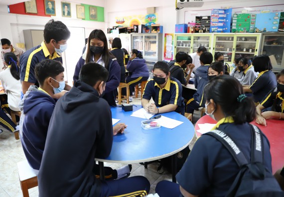 ภาพกิจกรรม  คณะวิทยาศาสตร์และเทคโนโลยี จัดค่ายวิทยาศาสตร์สัญจรโรงเรียนเรืองวิทย์พิทยาคม