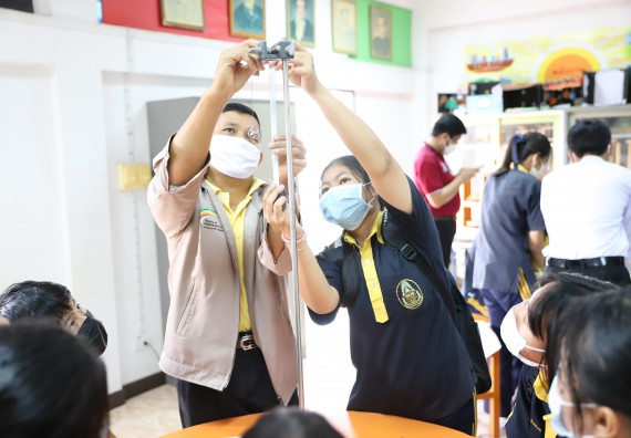 ภาพกิจกรรม  คณะวิทยาศาสตร์และเทคโนโลยี จัดค่ายวิทยาศาสตร์สัญจรโรงเรียนเรืองวิทย์พิทยาคม