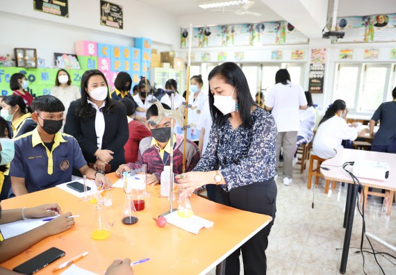 ภาพกิจกรรม  คณะวิทยาศาสตร์และเทคโนโลยี จัดค่ายวิทยาศาสตร์สัญจรโรงเรียนเรืองวิทย์พิทยาคม