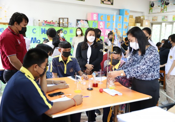 ภาพกิจกรรม  คณะวิทยาศาสตร์และเทคโนโลยี จัดค่ายวิทยาศาสตร์สัญจรโรงเรียนเรืองวิทย์พิทยาคม