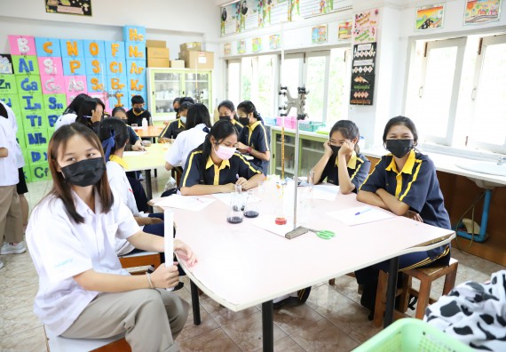 ภาพกิจกรรม  คณะวิทยาศาสตร์และเทคโนโลยี จัดค่ายวิทยาศาสตร์สัญจรโรงเรียนเรืองวิทย์พิทยาคม