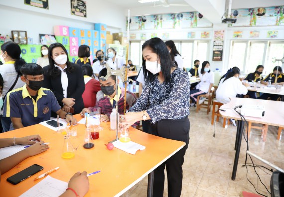 ภาพกิจกรรม  คณะวิทยาศาสตร์และเทคโนโลยี จัดค่ายวิทยาศาสตร์สัญจรโรงเรียนเรืองวิทย์พิทยาคม