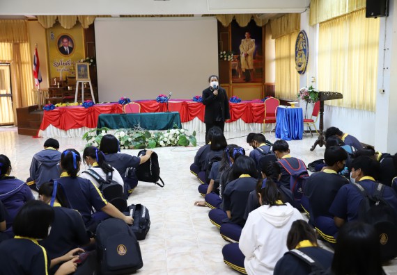 ภาพกิจกรรม  คณะวิทยาศาสตร์และเทคโนโลยี จัดค่ายวิทยาศาสตร์สัญจรโรงเรียนเรืองวิทย์พิทยาคม