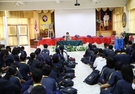 ภาพกิจกรรม  คณะวิทยาศาสตร์และเทคโนโลยี จัดค่ายวิทยาศาสตร์สัญจรโรงเรียนเรืองวิทย์พิทยาคม