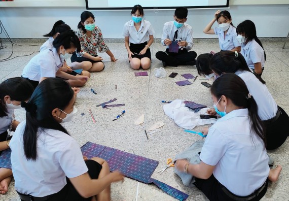 ภาพกิจกรรม  โปรแกรมวิชาชีววิทยา จัดการเปรียบเทียบสายพันธุ์ของ SARS-CoV 2 ด้วยโปรแกรม BLAST