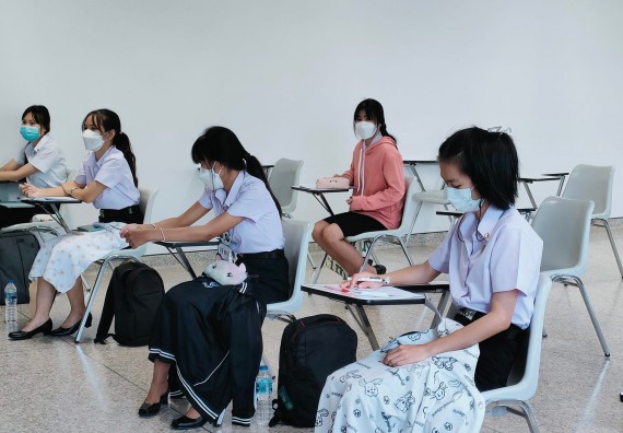 ภาพกิจกรรม  โปรแกรมวิชาชีววิทยา จัดการเปรียบเทียบสายพันธุ์ของ SARS-CoV 2 ด้วยโปรแกรม BLAST