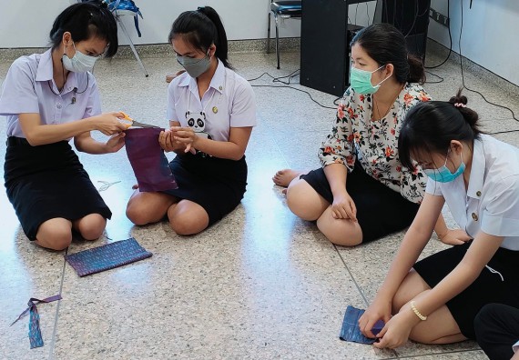 ภาพกิจกรรม  โปรแกรมวิชาชีววิทยา จัดการเปรียบเทียบสายพันธุ์ของ SARS-CoV 2 ด้วยโปรแกรม BLAST