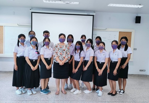 ภาพกิจกรรม  โปรแกรมวิชาชีววิทยา จัดการเปรียบเทียบสายพันธุ์ของ SARS-CoV 2 ด้วยโปรแกรม BLAST